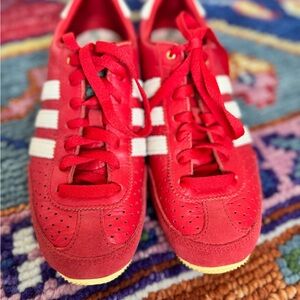 adidas Japans : Red and White Athletic Shoes